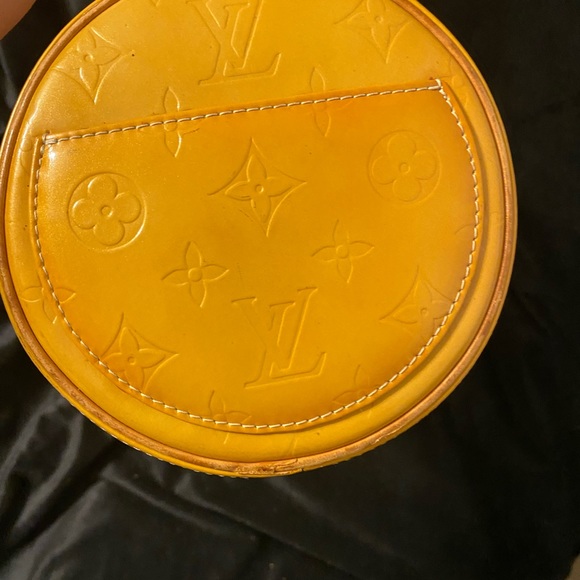 Louis Vuitton Vernis Yellow Bedford Papillon Handbag - Picture 5 of 10